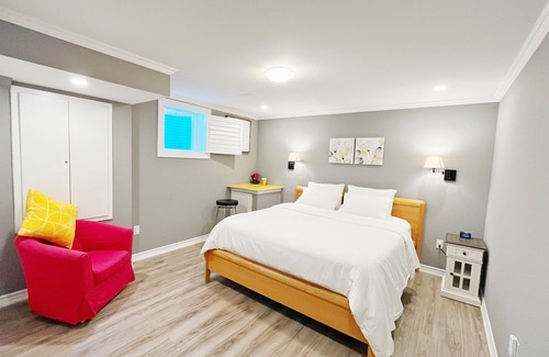 Halton Regional Municipality Haus | Cozy King Bed Entire Suite, middle of Niagara and Toronto, nature surrounded