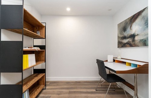 Capital Hill Wohnung | New to VRBO: Spacious APT, 8 mins to Old Parliament House!