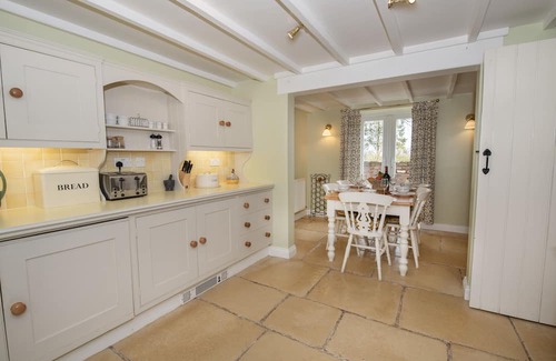 Huggate Hütte | Delightful holiday home in pretty village high in the stunning Yorkshire Wolds