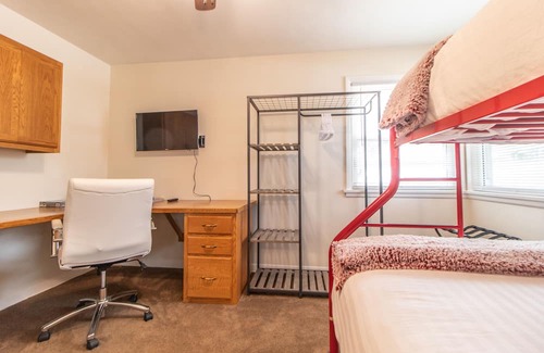 Hermantown Haus | Bucky's Haven | Heirloom Vacations