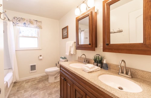 Hermantown Haus | Bucky's Haven | Heirloom Vacations