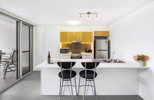 Kelvin Grove Wohnung | Chic Modern Retreat: 1BR Apt w/ pool@Kelvin Grove