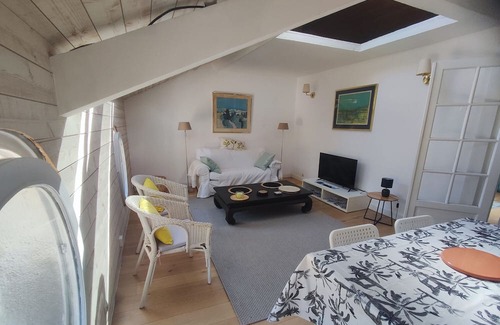 Suresnes Wohnung | Apartment 'Nid Douillet' with Wi-Fi