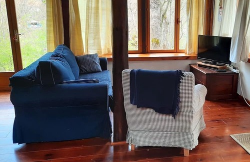Montjay Haus | Holiday Home 'Chalet Du Bois D'estève' with Mountain View, Shared Terrace and Wi-Fi