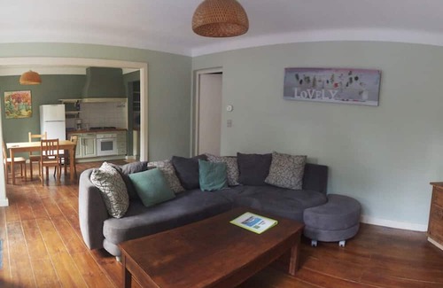 Montjay Haus | Holiday Home 'Gite Aoura - Baronnies Provençales' with Mountain View, Private Terrace and Wi-Fi