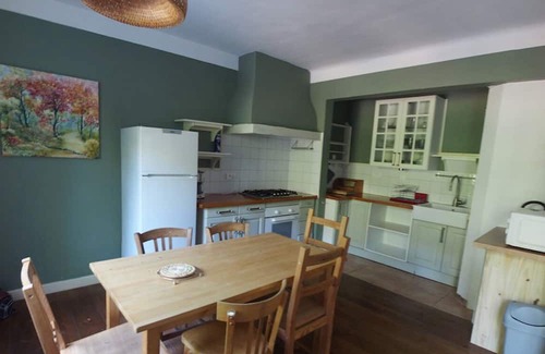 Montjay Haus | Holiday Home 'Gite Aoura - Baronnies Provençales' with Mountain View, Private Terrace and Wi-Fi