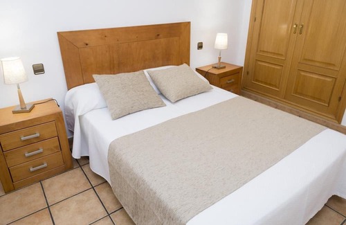 Nieva Haus | Holiday Home 'El Nogal De Nieva' with Private Pool, Private Terrace and Wi-Fi