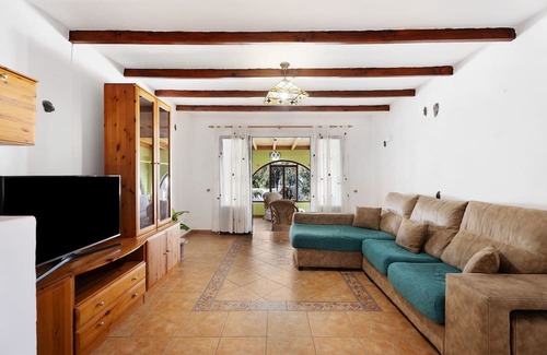 Granadilla de Abona Skihütte | 'Villa Duke' with Mountain View, Private Pool and Wi-Fi