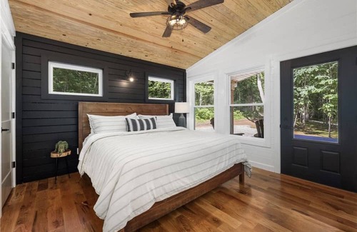 Combs Haus | Luxury Cabin nestled in the Ozark Mountains.
