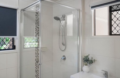 Emu Park Haus | Kurrali by the Sea