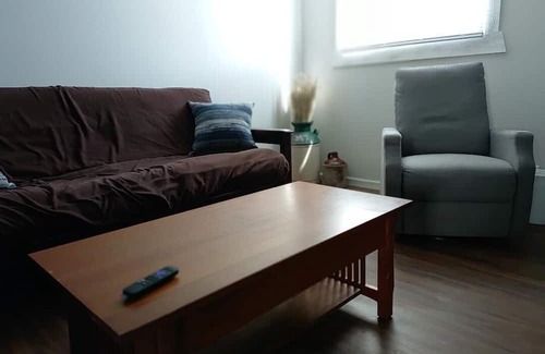 Gibbon Wohnung | A unique one of a kind stay at a former farmers co-op located near downtown