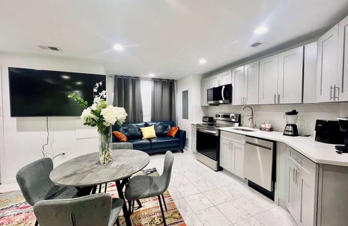 Cardozo Wohnung | 99 Walk score! 2BR Flat-Walk 2 Minutes to U ST Metro