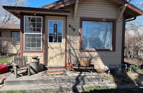 Cheyenne Haus | Quaint and cozy historic railroad house