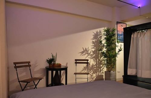 Zhongshan Eigentumswohnung | Taipei Main Station/ 3 Mins to MRT/ Night Market & shopping area / Up to 5 guest