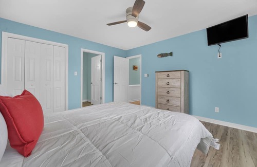 Dutton Haus | River Views