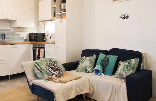 Malakoff Wohnung | Cozy apartment with private garden