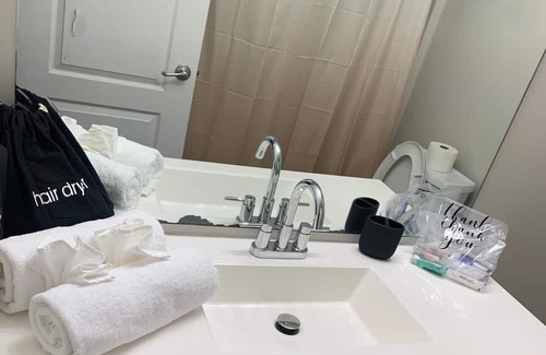 Southwestern Haus | Inviting home in Atlanta, GA where we guarantee you will have a Stellar Stay!