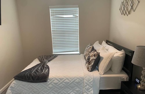 Southwestern Haus | Inviting home in Atlanta, GA where we guarantee you will have a Stellar Stay!