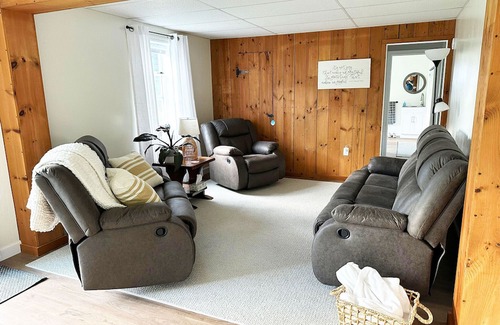 New Holland Haus | New Holland Family Getaway - near Kitchen Kettle Village, Intercourse!