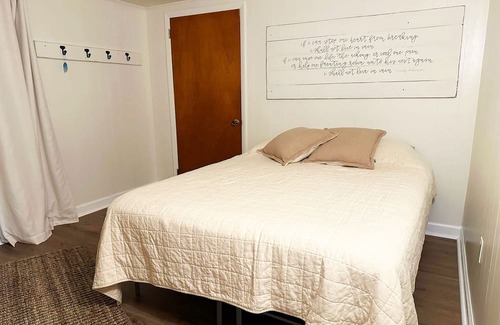 New Holland Haus | New Holland Family Getaway - near Kitchen Kettle Village, Intercourse!