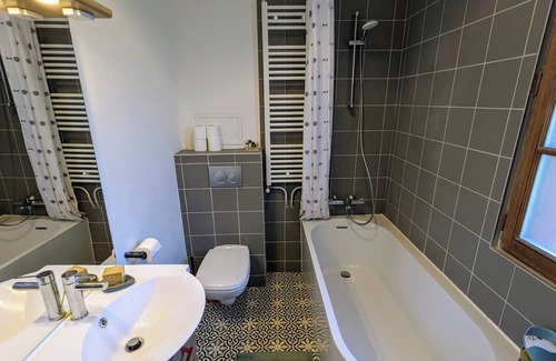 Maisons-Alfort Haus | House with garden near subway and banks of the Marne