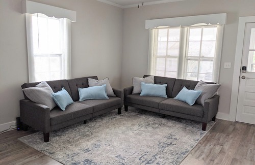 Clayton Haus | Quaint Hideaway in the Heart of Clayton