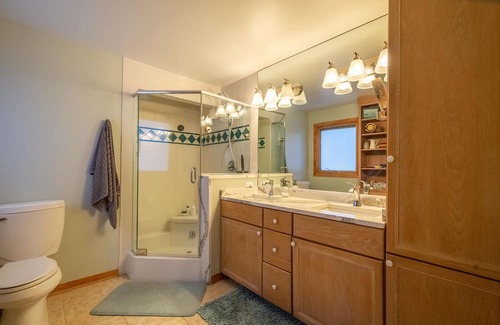 Selby-on-the-Bay Hütte | Waterfront nature retreat, contemporary home w/pier by Annapolis. Pet Friendly!