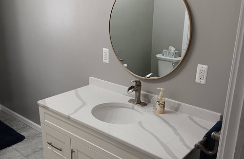 Charlotte Haus | House located in Charlotte, newly updated, quiet with plenty of room to relax.