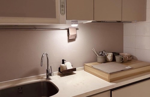 Zhongshan Eigentumswohnung | 2 mins walk to the MRT! Family-sized condo with reading area, 8 min night market