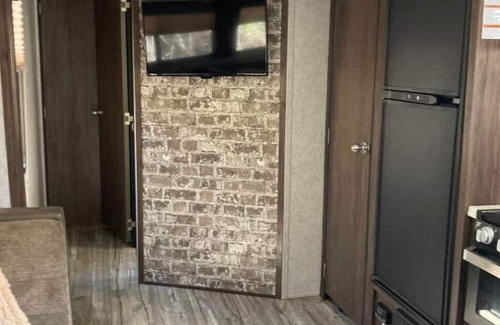 Goodsprings Haus | 2019 Forest River RV Cherokee Grey Wolf 29TE