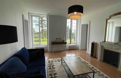 Jussy-le-Chaudrier Haus | Maison de Charme au Milieu D'un Parc Arboré