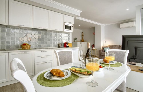Cabo de las Huertas Wohnung | Apartment 'Mar 6' with Shared Terrace, Wi-Fi and Air Conditioning
