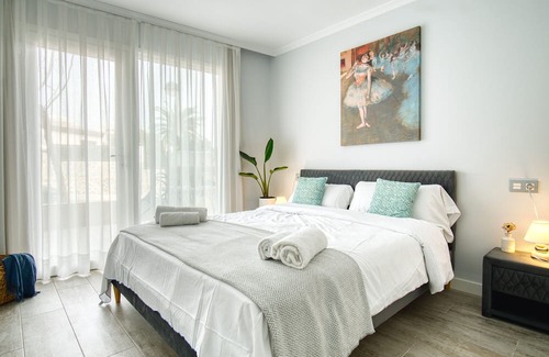 Cabo de las Huertas Wohnung | Apartment 'Mar 9' with Private Terrace, Wi-Fi and Air Conditioning