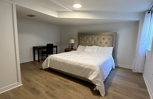 Easton Haus | Cozy and comfortable guest suite close to Easton and Airport.