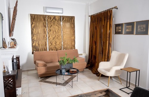 Korinthos Wohnung | Apartment 'Unique Near The Beach' with Shared Terrace, Wi-Fi and Air Conditioning