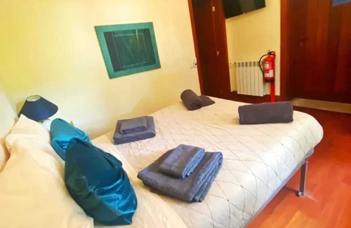 Santa Cruz do Douro Wohnung | Homerez - Studio for 2 ppl. with shared pool and garden at Santa Cruz do Douro