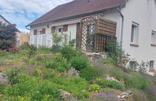 Saint-Gervais-la-Foret Haus | Homerez - House for 4 ppl. with garden and terrace at Saint-Gervais-la-Forêt
