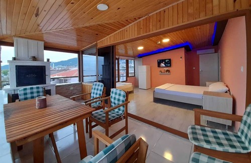 Altinoluk Hotel | Asmalı Hotel