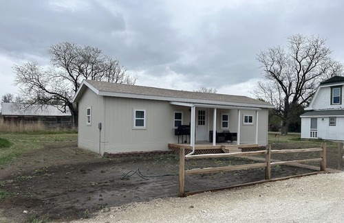 Alton Haus | Newly built getaway in a small country town