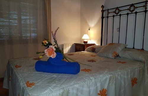 Jimena de la Frontera Haus | Holiday Home 'Casa Paco' with Mountain View, Private Pool and Wi-Fi