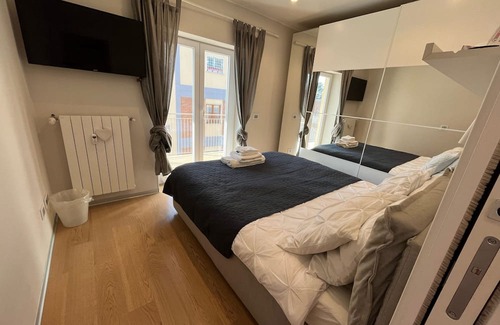 Monteverde Nuovo Wohnung | Apartment 'Whitecate - Attico A Roma' with Private Terrace, Wi-Fi and Air Conditioning
