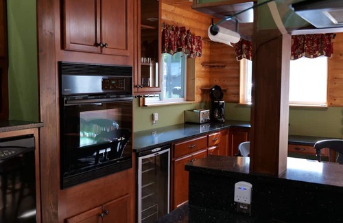 Hesperia Kabine | White River Trout House Hesperia MI Riverfront Cabin