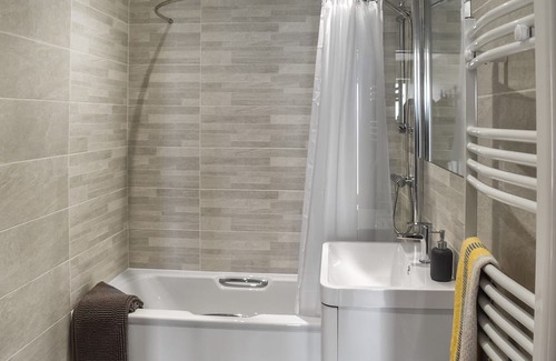 Sutton Hütte | 3 bedroom accommodation in Sutton