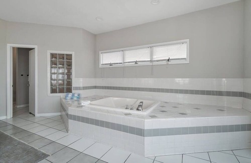 Cottage Line Wohnung | Beachhouse Penthouse with a Pool!