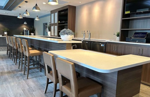 Rockville Haus | Convenience Near I-270: Non-Smoking Rooms, Free Parking