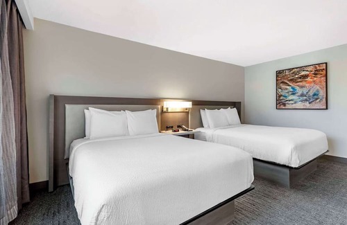 Rockville Haus | Convenience Near I-270: Non-Smoking Rooms, Free Parking