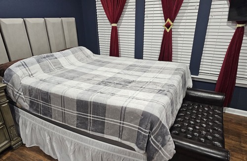 Hanover Haus | Cozy One Bedroom Basement Apartment