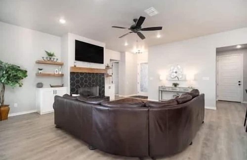 Lubbock Haus | Modern Uptown - 4BR/2BA - New Construction