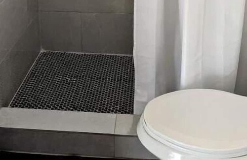 Winslow Haus | Bigfoot Hideout -Hotel amenities with a social vibe! Yeti #2