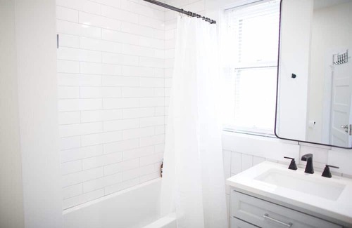 Fredericton Wohnung | This 2 bedroom loft-like apartment is perfect for your visit to downtown Fredericton